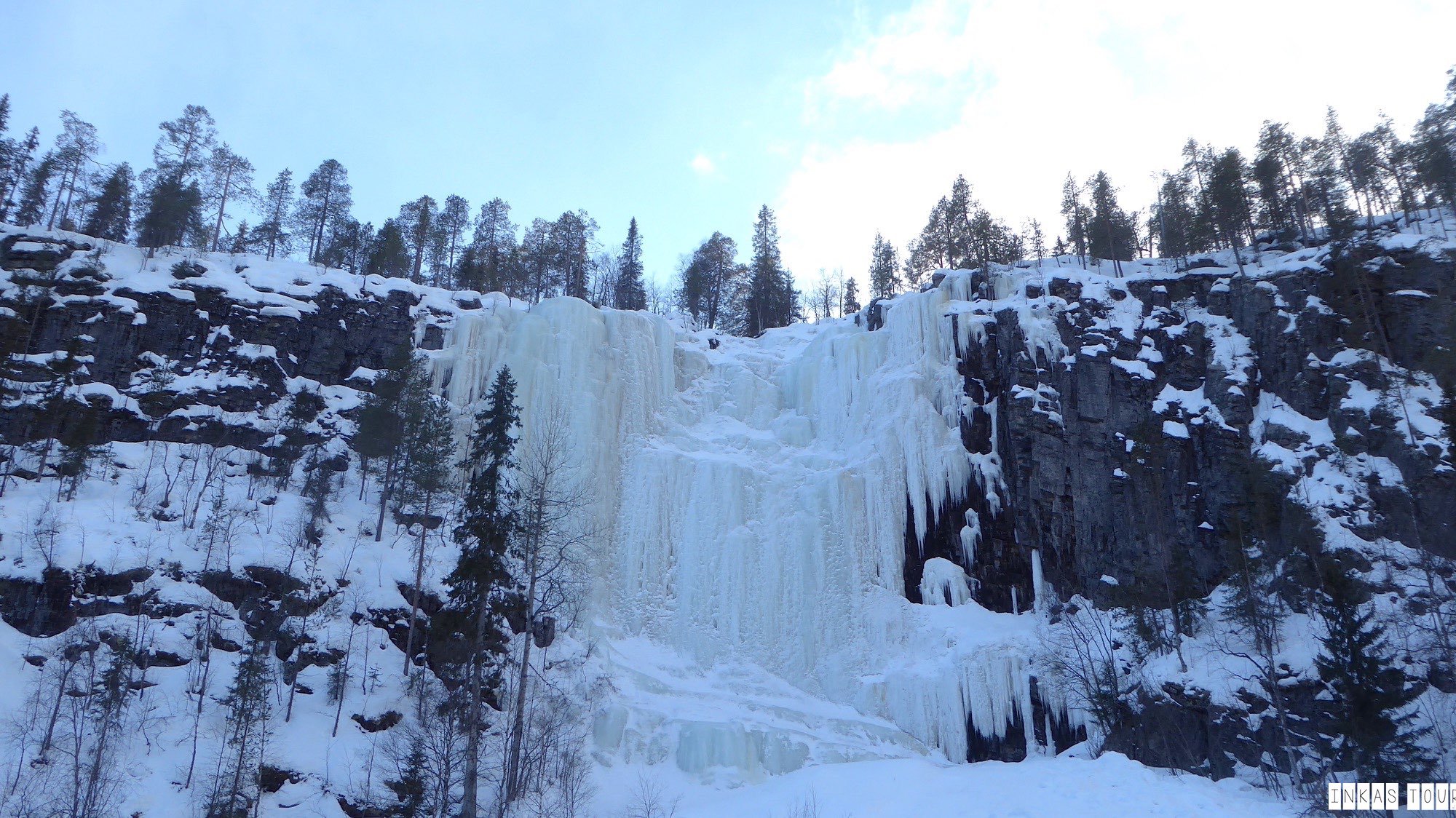 Korouma National Park Frozen Waterfalls Finland Vacation Inkas Tour Photography Salad around the World Travelblog