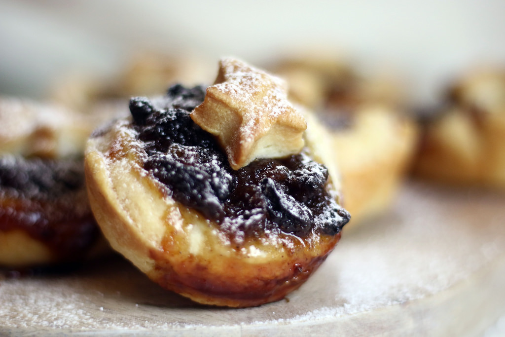 Traditional Mince Pies Pretty Green Tea December 12 Decorate and Bake Recipe Rezept Christmas Advents Calender Customs and Traditions Inkas Tour Travelblog Baking Blog Food around the World