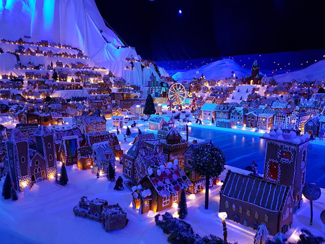 rosenkrantz-tower-and-st-marys-church-the-worlds-largest-gingerbread-town-in-bergen-norway Christmas Advents Calendar Inka Tour Largest Gingerbread Town